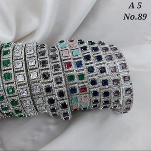 Brazalete de latón con diamantes americanos de lujo para mujer, diseño Floral de corte esmeralda para bodas, compromisos, fiestas con plata - Product Image 4