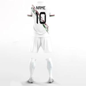 Uniforme de Fútbol Sublimado Personalizado Hecho en Pakistán, Camiseta y Pantalones Cortos de Fútbol, Diseña Tu Propio Uniforme de Equipo - Product Image 2