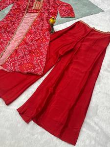 Ensemble Kurta en Georgette imprimé Bandhani de luxe Unity avec veste brodée, pour les fêtes et les occasions spéciales - Product Image 3