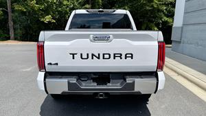 Camioneta TOYOTA TUNDRA LIMITED TRD OFFROAD CREWMAX 2022, Cabina Doble, Caja de 5-5 Pies, Tracción en las Cuatro Ruedas - Product Image 3