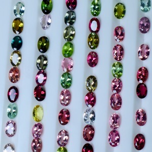6x4mm Tourmaline naturelle ovale coupe pierre précieuse en vrac multicolore pierre semi-précieuse pour la fabrication de bijoux et la vente en gros - Product Image 2