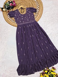 Precioso Vestido Indio Pakistaní de Tela Georgette para Fiestas Elegantes, Bodas, Estilo Bollywood Tradicional, Ropa Casual Tradicional - Product Image 2