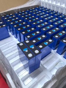 EVE Lifepo4 <span class=keywords><strong>3</strong></span>.2 v 230Ah pil hücresi sınıf bir ab stok lityum güneş Li iyon prizmatik enerji depolama LF230 Akku Lfp li3.2 v - Product Image 5