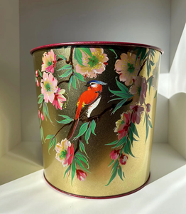 ถังขยะโลหะที่มีการพิมพ์ดิจิตอลที่สวยงามด้วยเท้าทองเหลือง - Product Image 1