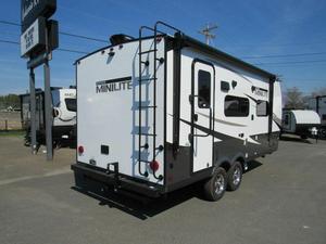 CLEAN USADO 2023 2017 Maxus V100 Generador dual RV Camper Caravan 2,0 T Motor diésel Coches eléctricos usados de alta velocidad de segunda mano - Product Image 4