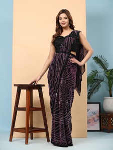 Beau sari prêt à porter Bollywood avec lien d'entraînement ajouté au design et tissu importé avec chemisier à paillettes et à pierre - Product Image 3