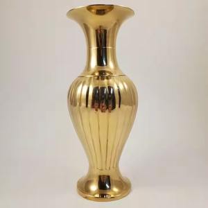 Vase en métal en forme de fleur en laiton, vase décoratif de table pour la décoration de la maison, table basse, présentation florale - Product Image 2