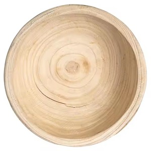 Tazón de madera con acabado rústico natural hecho a mano, ideal para servir en la cocina, exhibir ensaladas y frutas, y como elegante decoración para el hogar. - Product Image 2