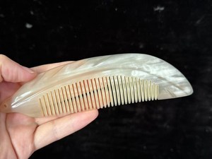 Peine para el Cabello de Cuerno de Búfalo Pulido Puro, Hecho a Mano, Duradero, de Dientes Anchos, Desenredante, Antiestático, para Cabello Rizado y Grueso - Product Image 5