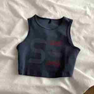 2025 Summer New Women Ribbed Sleeveless <b>Crop</b> <b>Top</b> Vest Solid Color Tank <b>Crop</b> <b>Tops</b> for Women - Product Image 4