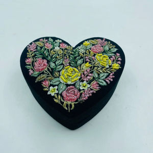 กระเป๋าเก็บความเย็นผ้าฝ้ายรูปหัวใจ ปักมือ งานแฮนด์เมด รับทำสีตามสั่ง ปักโลโก้ตามสั่ง สำหรับโปรโมชั่น คละสี รับทำตามสั่ง - Product Image 1