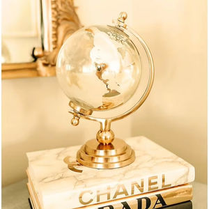 Globo de hierro único hecho con estructura de fuselaje abierta perfecta para entornos rústicos modernos o Steampunk - Product Image 1