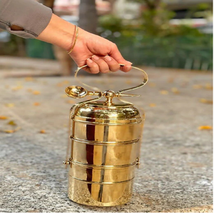 Boîte à lunch en cuivre antique avec cuillère et fourchette en laiton Design merveilleux Boîte de pique-nique en cuivre de forme ronde avec poignée en gros - Product Image 3