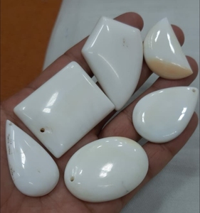 หินมูนเฟซคู่ขนาด16X18มม. พลอยสโคไลท์ธรรมชาติรูปทรงผสมได้รับการรับรองสำหรับเครื่องประดับงานแต่งงาน - Product Image 1