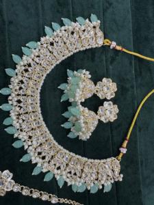 Ensemble de collier vintage Kundan, bijoux indiens, tendance, ensemble de mariage perlé avec boucles d'oreilles à motif de cloche en perles, vente en gros, mode - Product Image 3