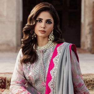 ชุดเดรสปาร์ตี้สำหรับเจ้าสาวคอกลมพร้อมกระดุมตกแต่งแบบลำลองสไตล์บูติกปากีสถาน - Product Image 1