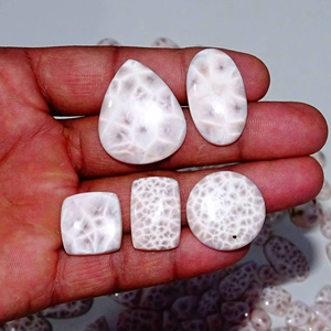 Piedra Preciosa de Larimar Rosa Natural, Cabujón de Larimar Rosa de Primera Calidad, Hecho a Mano y Pulido para Joyería o Regalo para Ella - Product Image 2