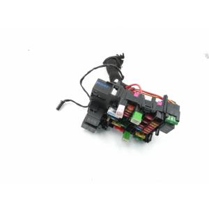 CAJA PORTAFUSIBLES VOLKSWAGEN Passat Variant B8 (3G5, CB5) (14>) 5Q09377615C Diésel 2.0 - Product Image 1