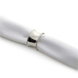 Rond de serviette en laiton plaqué or porte-serviettes en métal à bordure pointillée pour la décoration de table de dîner et de mariage - Product Image 5