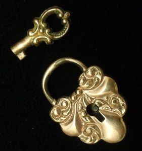 New Arrival High Quality Aluminium Embossed <b>Lock</b> Heart Shape Padlock Animal Look Elegant Decor Cheap Price QUALITY COLLECTION - Product Image 2