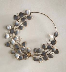 Couronne de feuilles avec décoration murale moderne dorée pour la maison ou le bureau Décoration métallique élégante pour les espaces élégants - Product Image 1