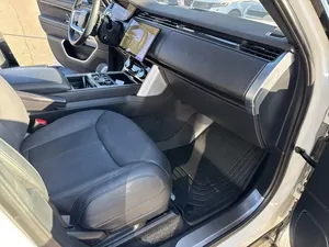 Land Rover Range Rover P400 SE 2023 - Product Image 6