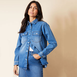 Veste en jean pour femme, coupe ajustée, logo personnalisé, coton uni teint, respirant, vêtement d'extérieur d'hiver, col rabattu, service OEM en gros - Product Image 1