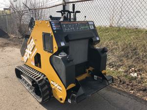 Nuevo Boxer 700HDX Diesel Mini Skid Steer Kubota Capacidad de elevación de 1 tonelada Cargador frontal Uso agrícola de alta eficiencia - Product Image 2