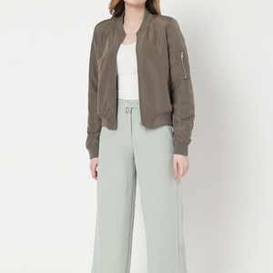 Blouson bomber matelassé pour femme, best-seller, vêtement décontracté, logo personnalisé, respirant, séchage rapide, imperméable, matière nylon réversible - Product Image 5
