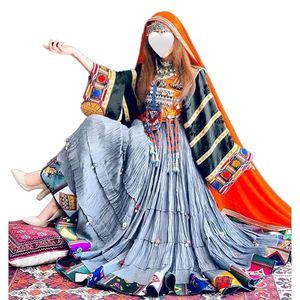 Fabrication professionnelle de tous types de vêtements islamiques pour femmes afghanes KUCHI robes en soie Balochi robes de soirée - Product Image 3