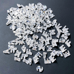 <span class=keywords><strong>Pietre</strong></span> di Moissanite all'ingrosso A-Z, taglio fantasia a lettera, sfaccettate, bianche VVS, <span class=keywords><strong>gemme</strong></span> sciolte di moissanite <span class=keywords><strong>con</strong></span> certificazione GRA - Product Image 1