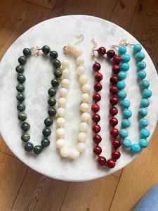 สร้อยคอเรซินอีพ็อกซี่เคลือบสีสันสดใสรูปแบบนางฟ้าที่ทันสมัยออกแบบได้ตามต้องการน้ำหนักเบาทนทานงานแต่งงานแฟชั่น - Product Image 6