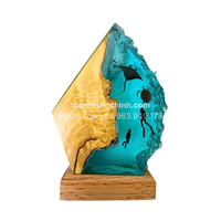 Hot Deal-Vente en gros personnalisée créative époxy résine synthétique veilleuse sous-marine karstique grotte baleine et plongée sous-marine lampe décorative