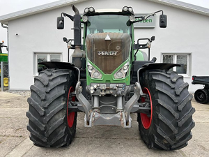 Tractor Fendt 824 Vario ProfiPlus - Product Image 2