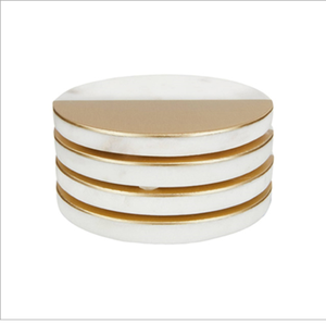 Juego de posavasos redondos de mármol blanco con un delicado diseño de incrustaciones de hojas y puntos de latón está disponible a precios de mayoreo. - Product Image 2