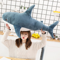 Nouvelle peluche requin rayée tendance 2025 avec broderie, cadeau populaire pour la Saint-Valentin pour les filles