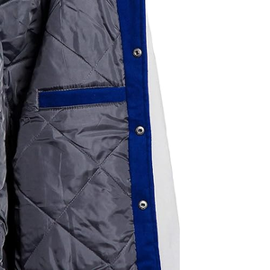 Chaquetas Varsity de Lona con Logotipo Personalizado de Alta Calidad OEM, Chaquetas Universitarias para Exteriores, Tallas Grandes para Hombre, Resistentes al Viento y con Calefacción - Product Image 4