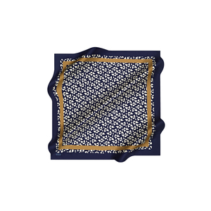 Écharpe en crêpe de soie bleu marine avec motif géométrique - Product Image 2