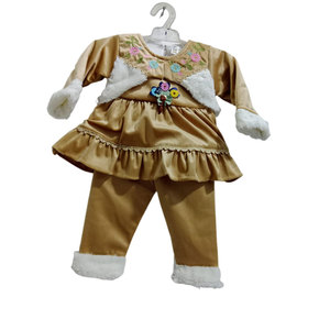 Costume en velours pour filles, tenue chaude et confortable, conçue pour la saison froide, costume en velours de qualité supérieure pour filles à la mode - Product Image 1