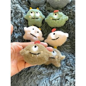 8 pezzi spilla smaltata alla moda piccoli mostri graziosi gioielli in acciaio inossidabile con motivo con numeri di diamanti e perle - Product Image 2