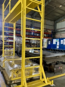 Escalera de plataforma de trabajo rodante HECHA EN VIETNAM - Product Image 4