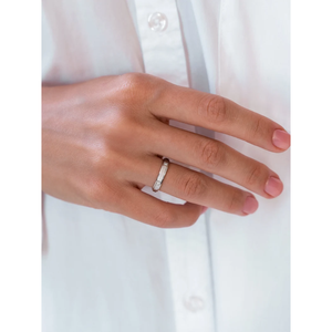 Bagues de mariage classiques en diamant taille princesse et bagues assorties élégamment avec plusieurs tons de métal - Product Image 6