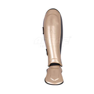 สนับแข้งเสริมความแข็งแรงและรองรับอย่างมั่นคง พร้อมการปรับขนาดที่สามารถปรับได้และแผ่นรองที่เรียบเนียน - Product Image 2