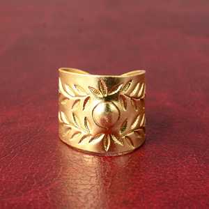Bague plaquée or au design tendance, bijoux en laiton floral bohème pour femme, feuilles plaquées or 18 carats, large bande, design ethnique, vente en gros/OEM - Product Image 1
