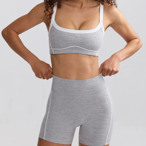 Conjunto de Yoga de Dos Piezas para Mujer, Estilo Veraniego, Corte Regular Ajustado, Ropa Deportiva, Nuevo Estilo, Diseño OEM, Brasier y Pantalones Cortos - Product Image 4