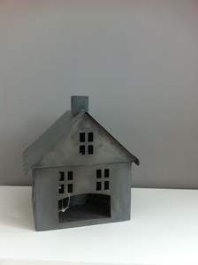 Lanterne suspendue en forme de maison avec design de nichoir à oiseaux, crochet de toit découpé, prix de gros, dernière nouveauté - Product Image 6