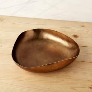 Atractivo cuenco de fechas de metal con acabado de cobre perfecto para reuniones familiares ceremonias religiosas - Product Image 1