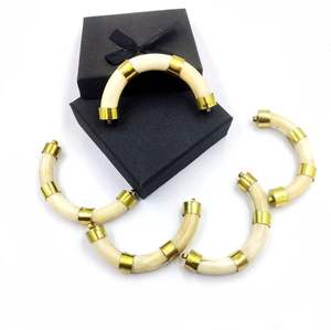 HF หัตถกรรมเครื่องประดับฝังกระดูกขัดเงาแฟชั่นใหม่ล่าสุดจี้สไตล์ความรัก - Product Image 1