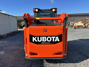 รถตักล้อยาง Kubota SSV65 ปี 2022 พร้อมน้ำหนักบรรทุก 9 ตัน เครื่องยนต์กำลัง 55 กิโลวัตต์ และชุดเกียร์ - Product Image 5