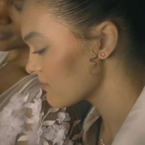 Pendientes de Plata 925 con Doble Tuerca y Diamante Moissanita de 0.90ct, Diseño Geométrico Vintage de Moda para Aniversario, Compromiso, Boda - IGI - Product Image 5